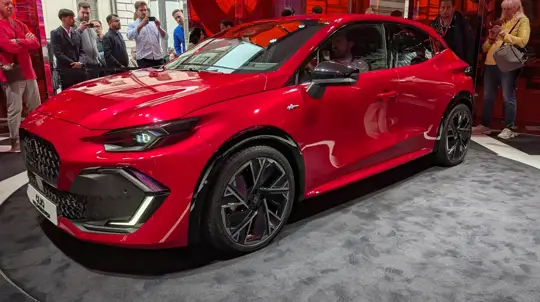 Clio E-Tech Hybrid 160 л.с. оказался слабым? Renault ищет пределы