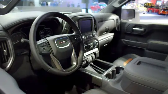 На GMC Hummer и Sierra придется обновить ПО: что случилось?