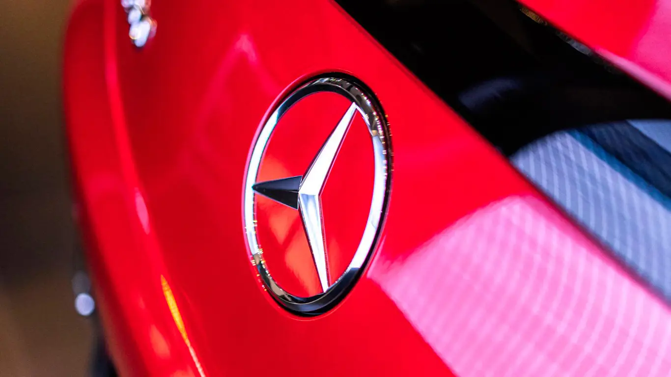 Революция под звездой: Mercedes первым в мире отказывается от нефти