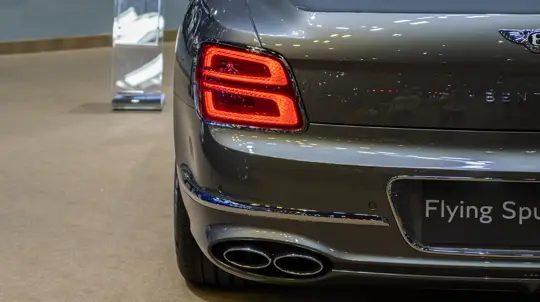 Богатые тоже плачут: Bentley отзывает свои машины