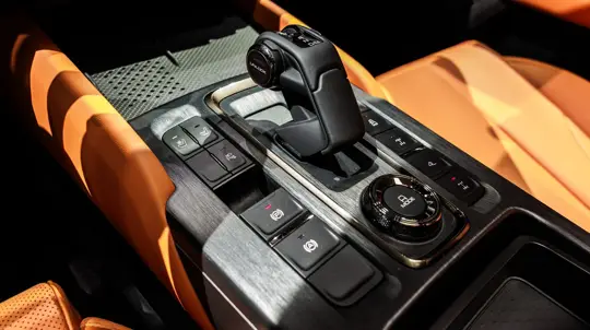Когда водить — значит чувствовать: легендарные рычаги переключения передач