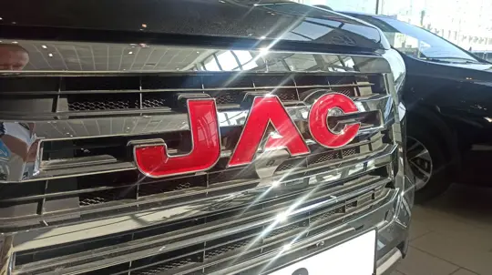 Теперь каждый четвертый пикап - далеко не УАЗ: китайцы теснят наших