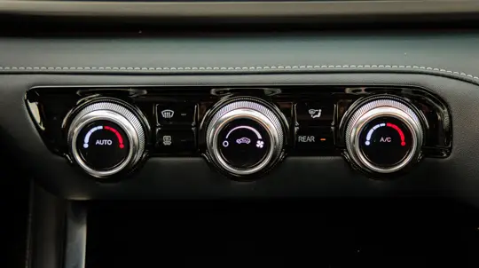 Между холодом и теплом: эта хитрость поможет быстрее прозреть автомобилю