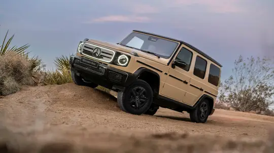 Разворот на месте и «прозрачный капот»: такой Гелик не видел еще никто