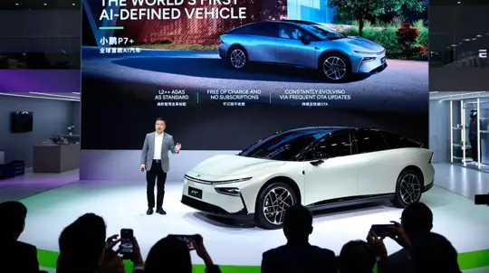 Зарядка за 12 минут и массаж — китайцы побалуют британцев ультрабыстрым седаном и умным кроссовером