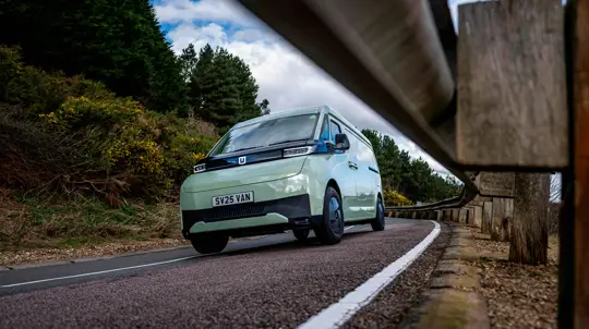 В Европу рвется электрофургон, который работает бесплатно первые 6,5 тыс. км