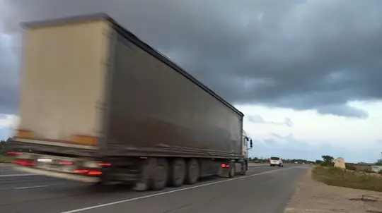 Импорт грузовиков в Россию обвалился: минус 92% за девять месяцев