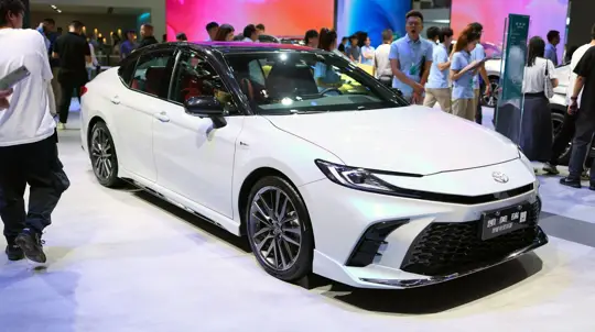 Россияне смогут экономить не на бензине, а на налогах: культовый японец вернулся