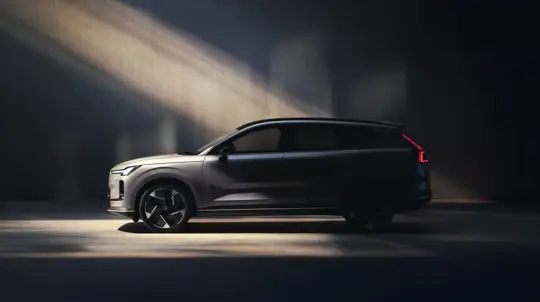 Volvo дала заднюю: обещанные электрокары откладываются до лучших времен