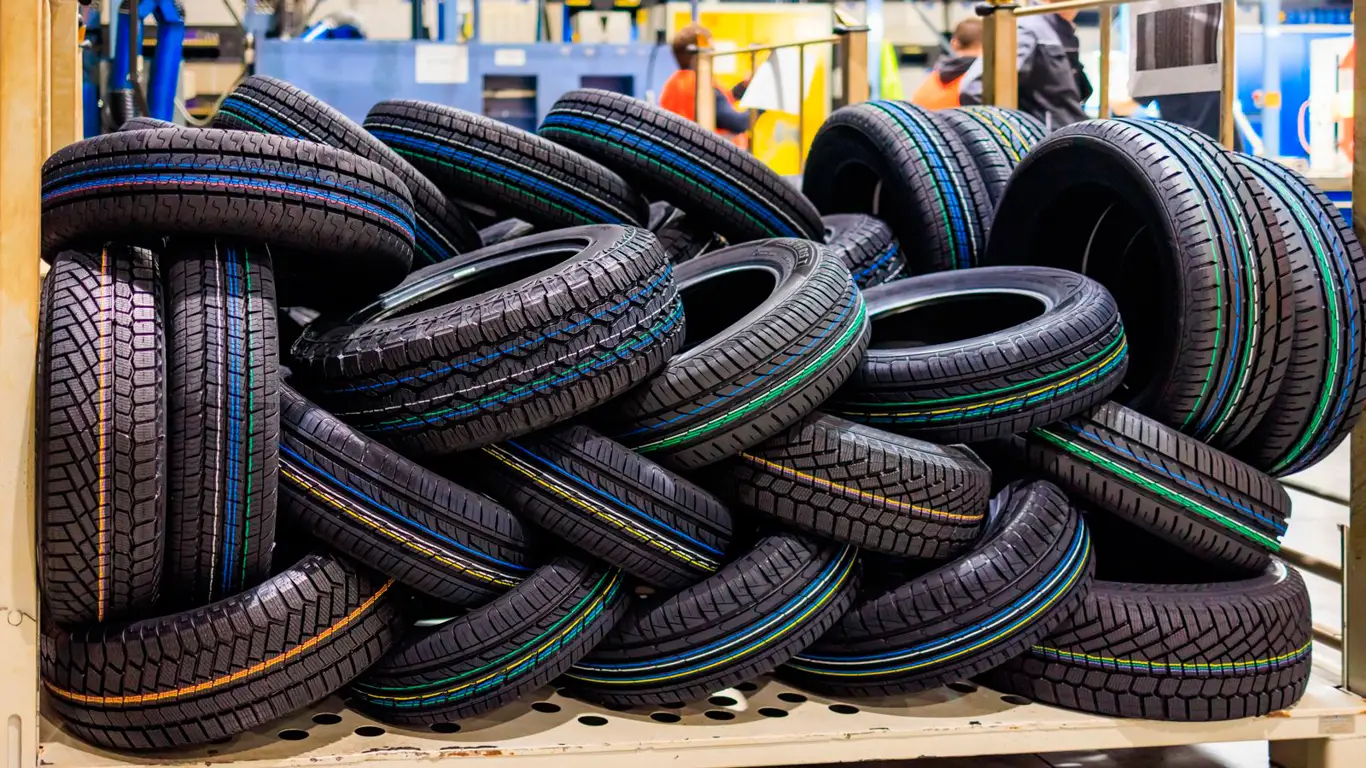 Финны, немцы и французы в борьбе за лед: названы лучшие зимние шины 2025-2026 года