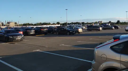 Американцы в панике распродают автомобили: денег не остается даже погасить кредиты