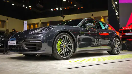 Porsche вынужден переехать в Китай ради выживания: Шанхай стал новым центром разработки бренда