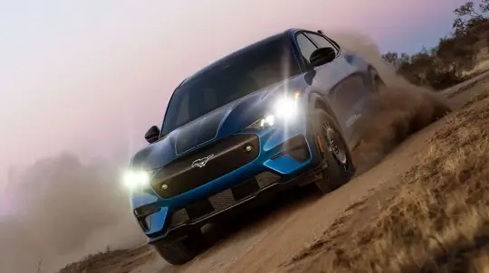 Неожиданный поворот: почему покупателям авто стоит обходить синий цвет кузова стороной