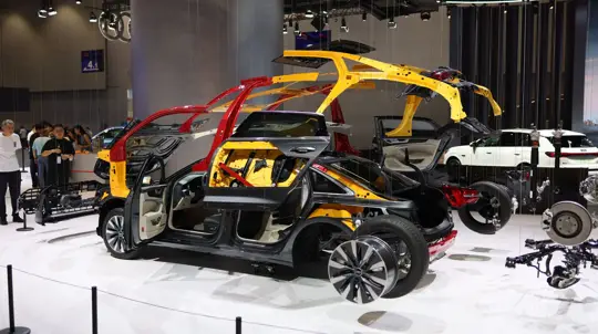 Даже Илон Маск удивился: Tesla разобрала китайскую машину и взяла кое-что на вооружение