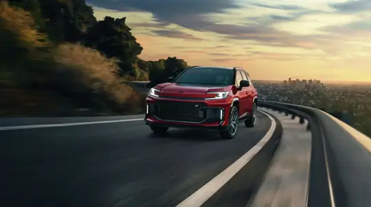 Toyota RAV4 впереди планеты всей: кроссовер опять доказал свое превосходство