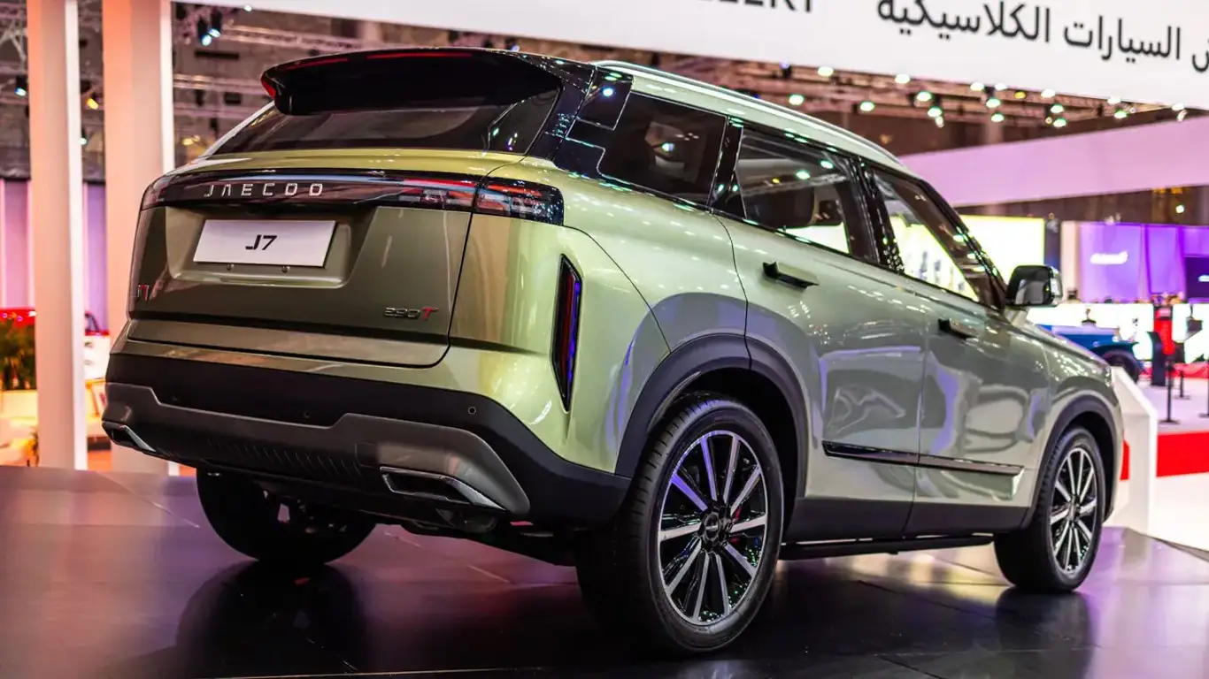 Выделиться любой ценой: Jaecoo J7 с внешностью «как у Evoque» стал дефицитом