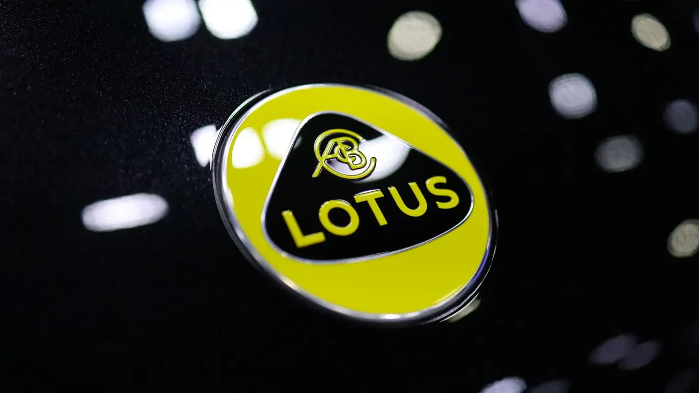 Lotus впервые за 77 лет делает PHEV: бренд обещает переворот на рынке