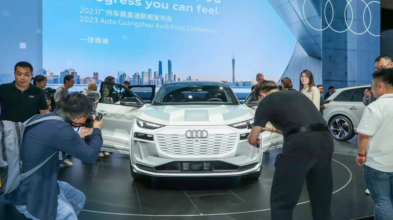 Audi решила не скрывать внешность своего нового внедорожника