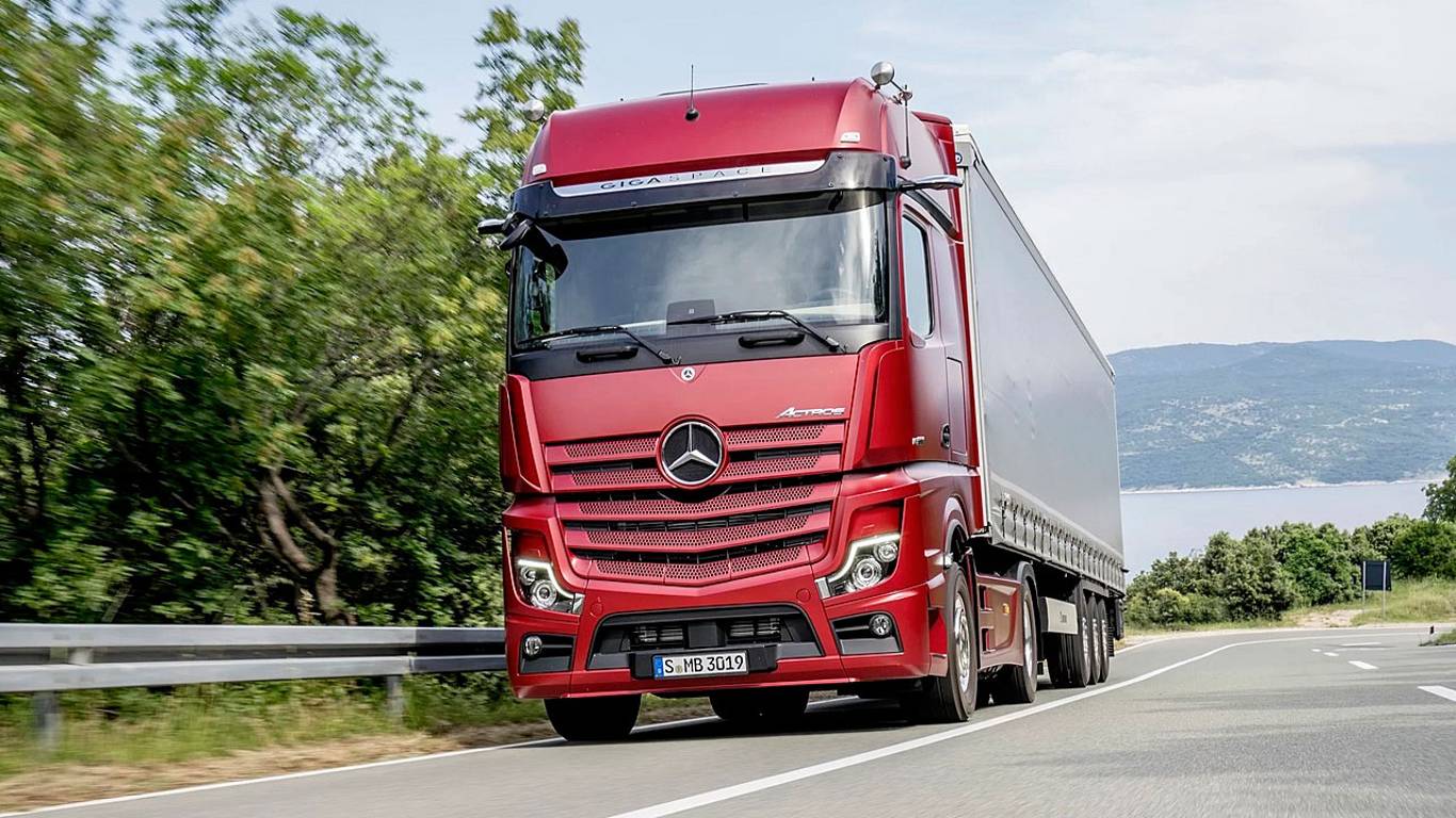 Рекорд на фоне спада: Daimler Truck резко нарастил продажи электрических машин