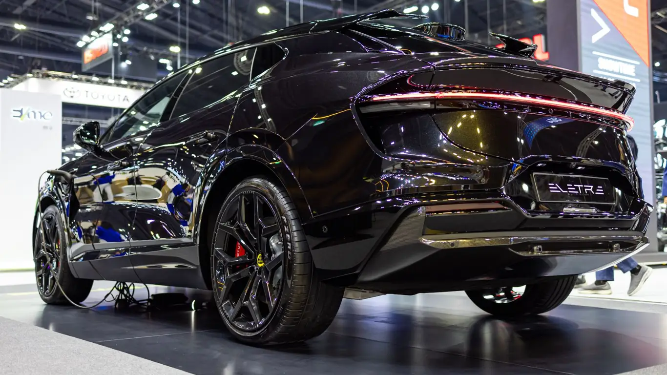 Lotus Tech выходит на биржу с обещанием нового спорткара