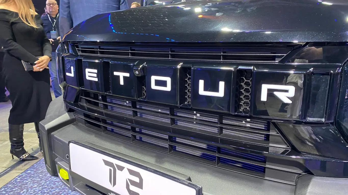 Гибрид и 7-местный кроссовер: Jetour T2 уже в 2025 году получит две дополнительные версии на российском рынке