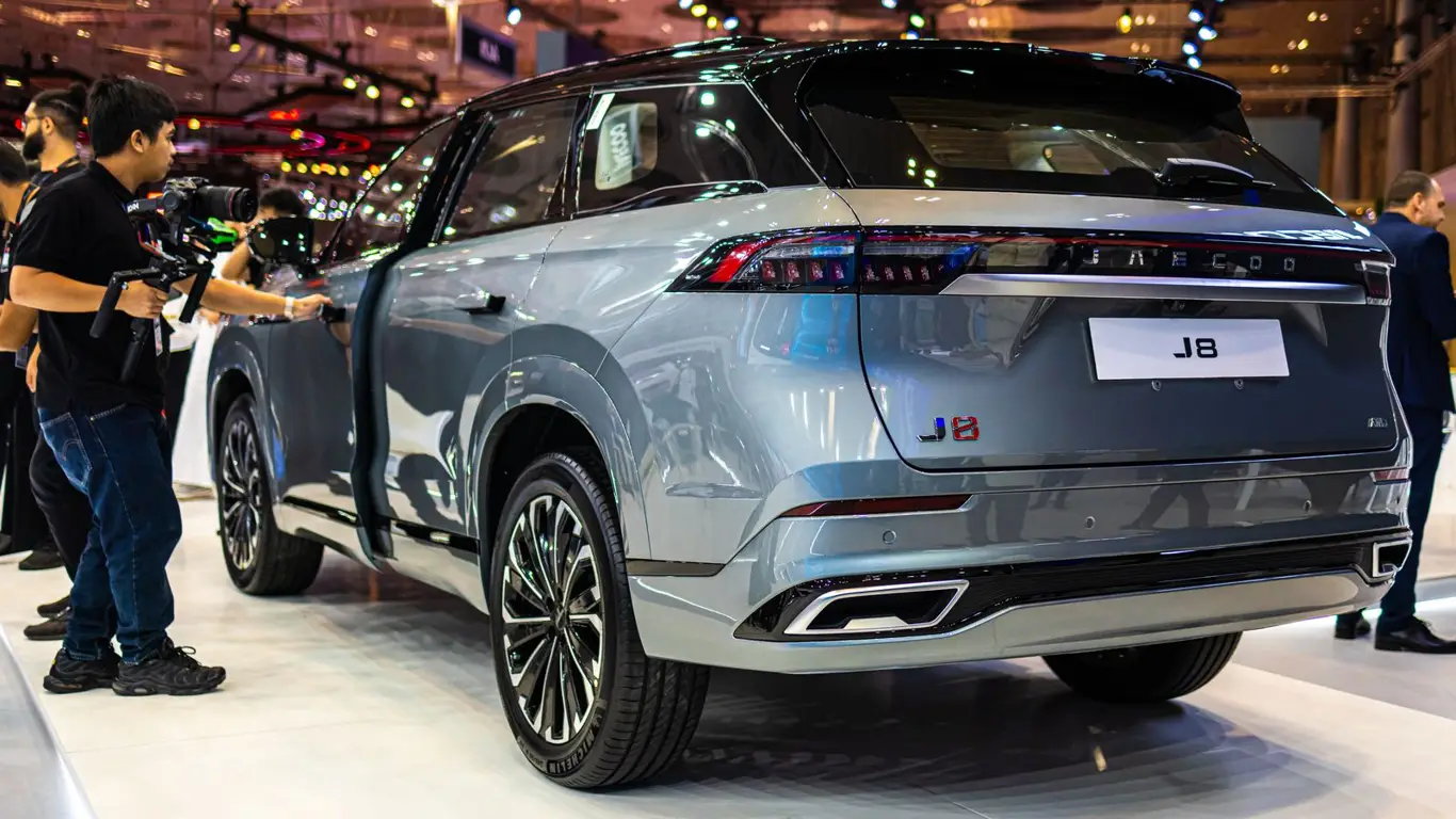 Новый китайский кроссовер Jaecoo: комплектация, цена и дата выхода