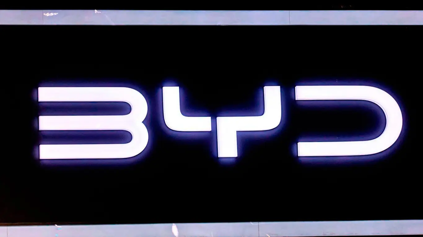 BYD удивляет рынок: новый гибрид по неожиданно низкой цене