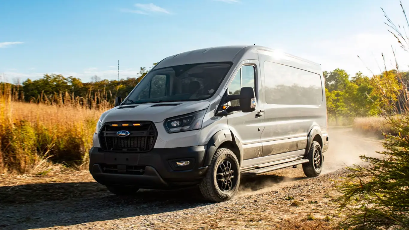 Приключенческий вэн Ford имеет проблемы с безопасностью. Решение не найдено