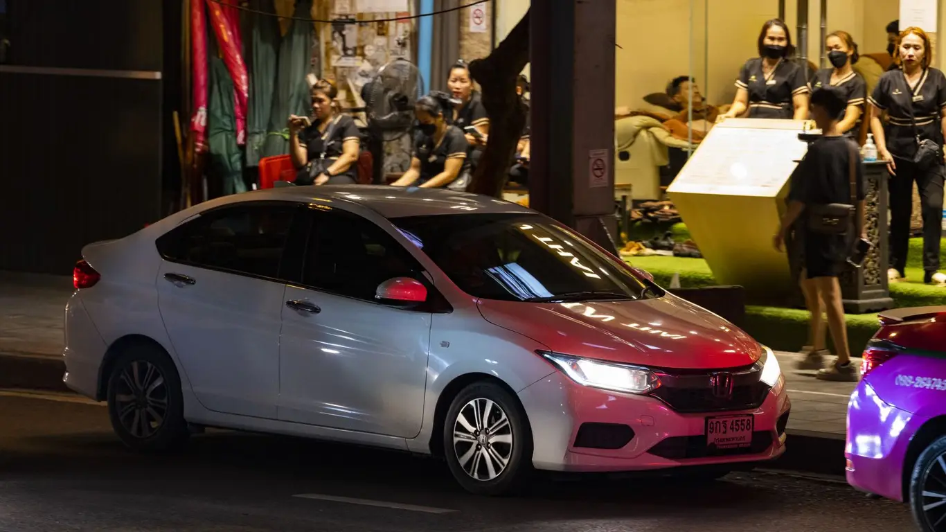 Uber защищает женщин во время ночных поездок