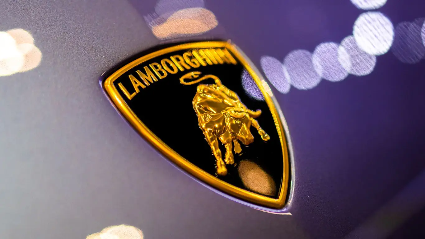 Гибридный Lamborghini Urus: новая эра суперкаров