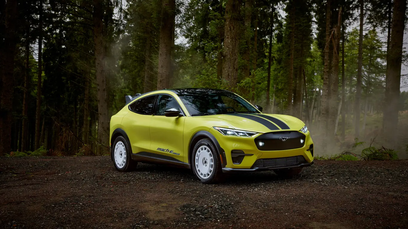 Новые рейлинги Ford прячутся от ветра и глаз