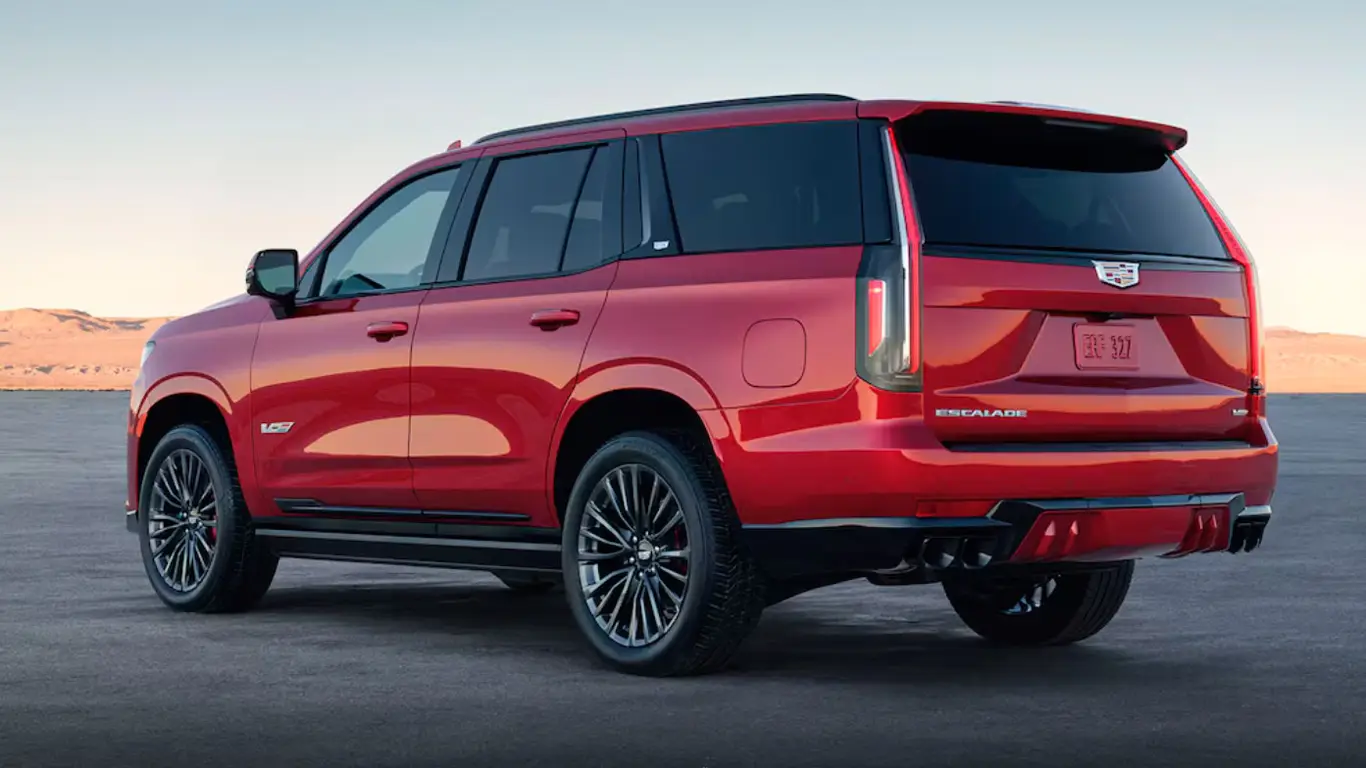 Больше роскоши — меньше секретов: Cadillac Escalade-V показался без камуфляжа