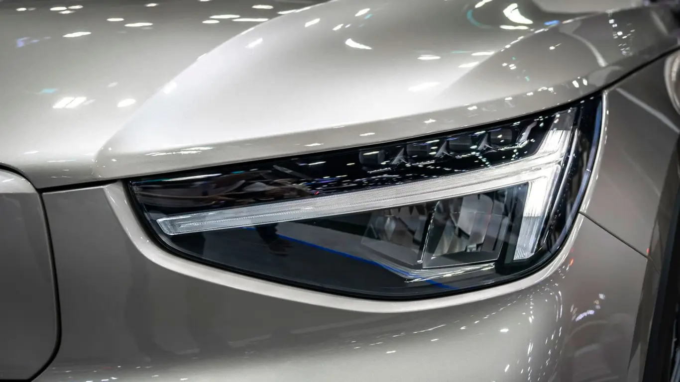 Volvo перенимает у Tesla технологии производства EV