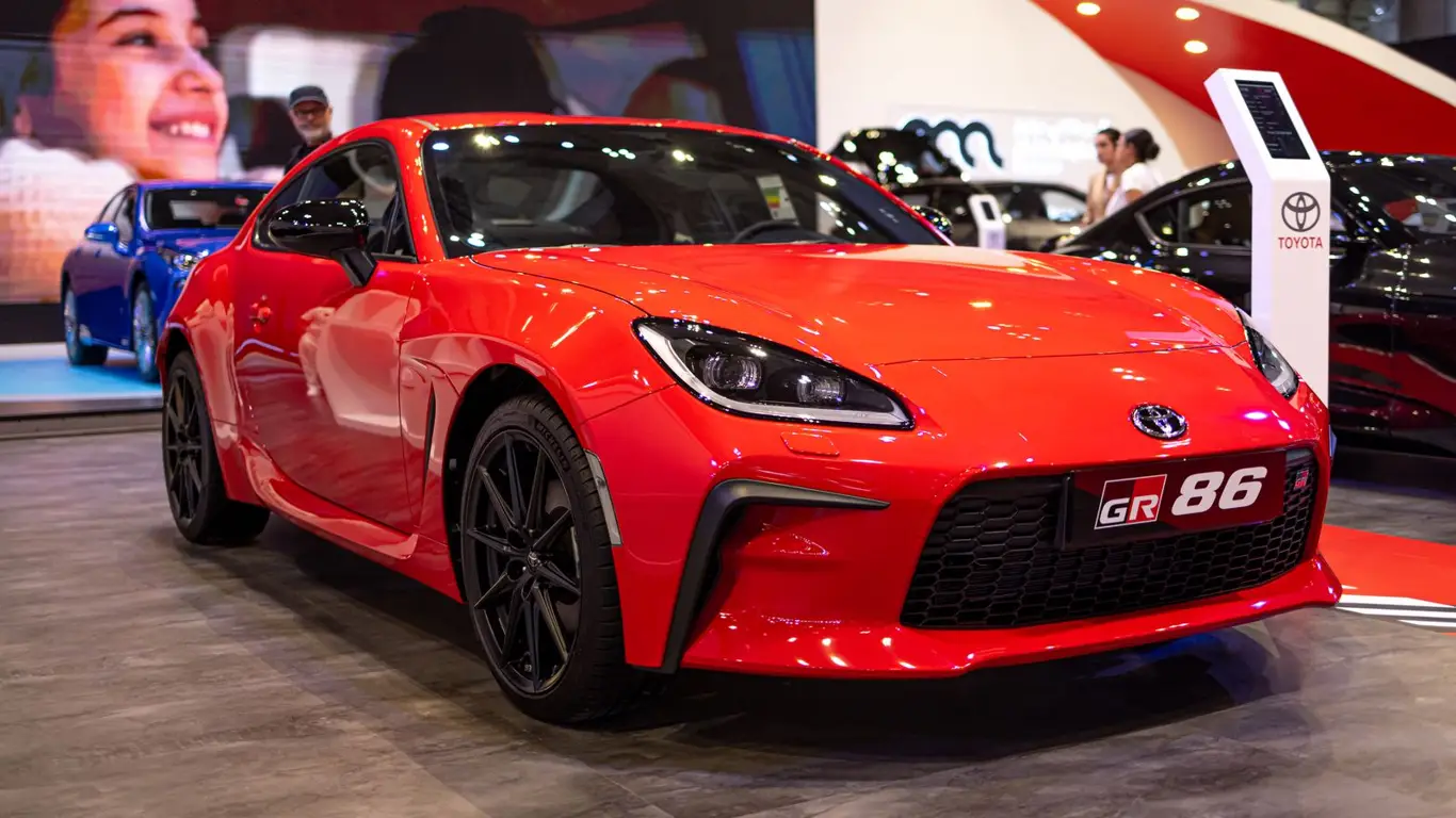 Toyota не выживет в одиночку: компания срочно ищет партнера