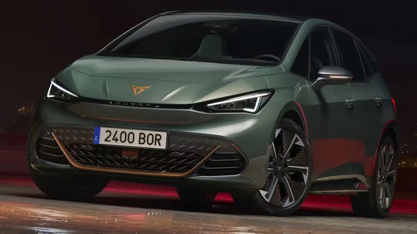 Самый мощный Cupra Born получил ценник: что предлагают за 4,55 млн рублей