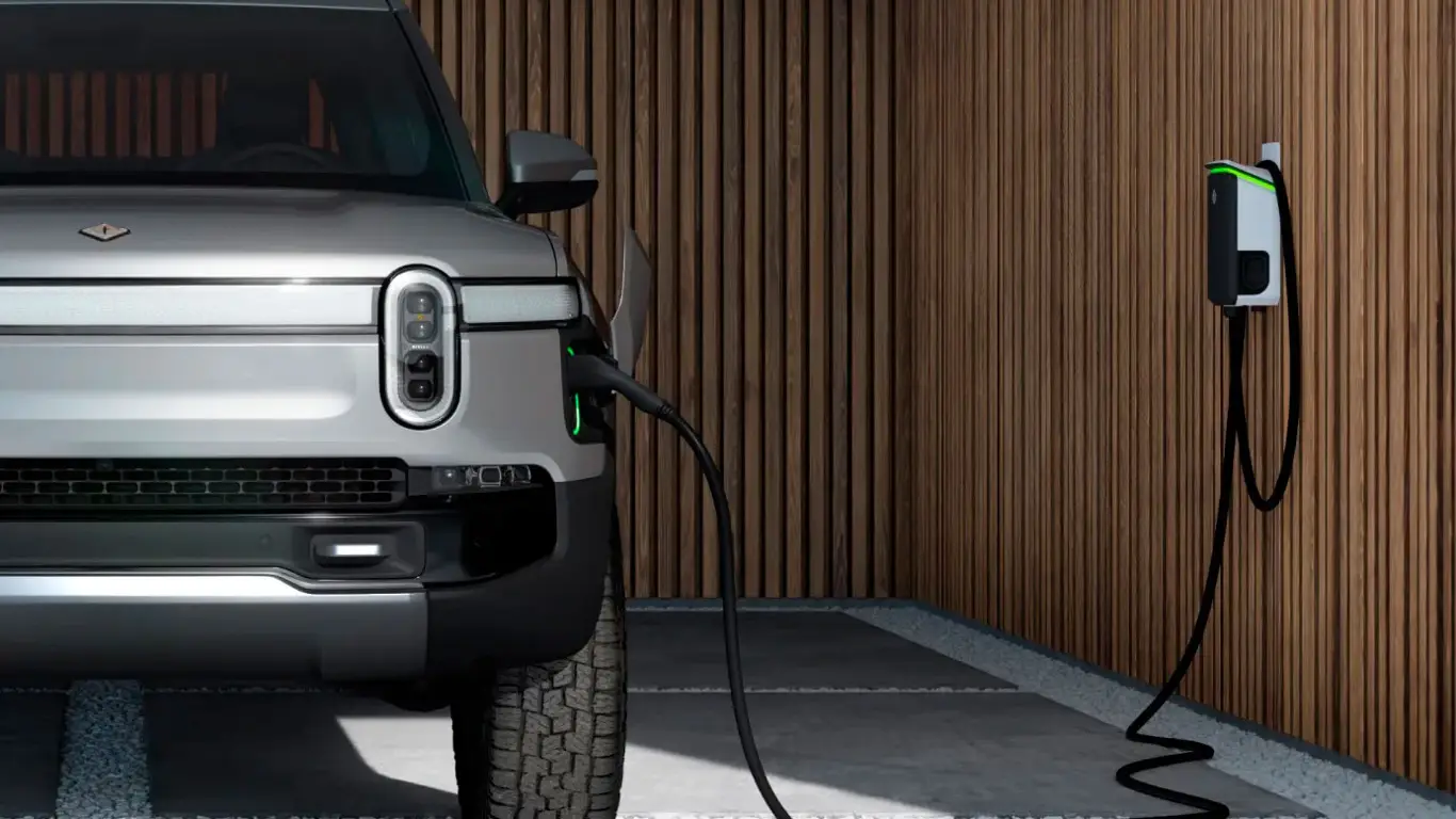 Энергия наоборот: Rivian удивляет суперзарядкой для дома