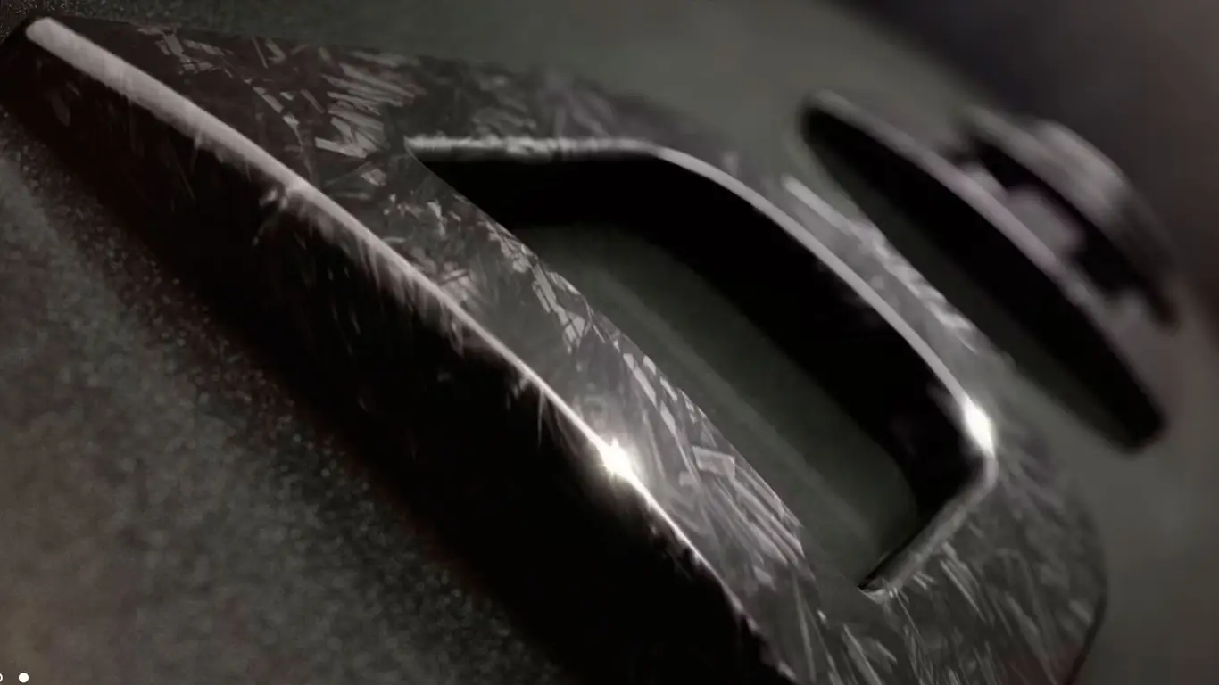 «Убийца» внедорожников от Land Rover получит космический ценник