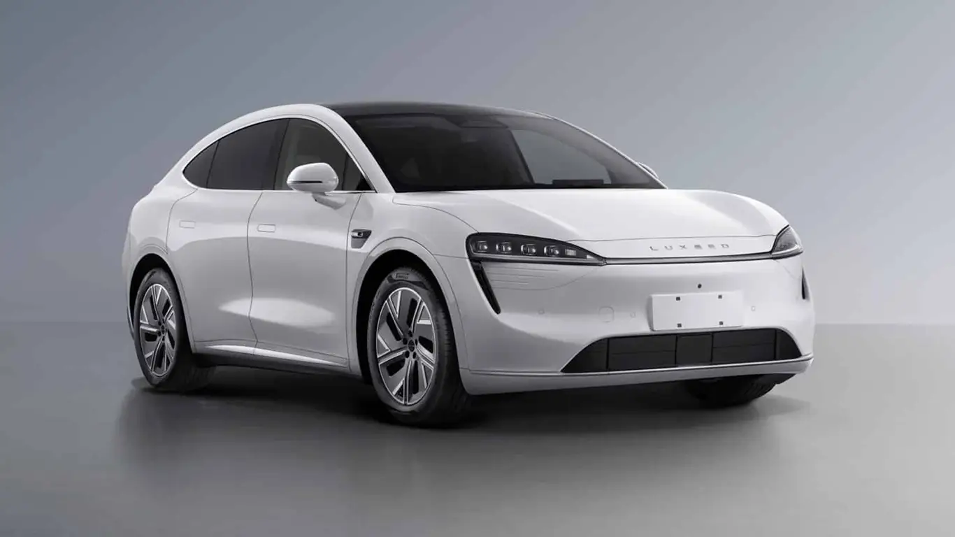 Несколько версий, автопилот, впечатляющий запас хода: Huawei готовит роскошную модель