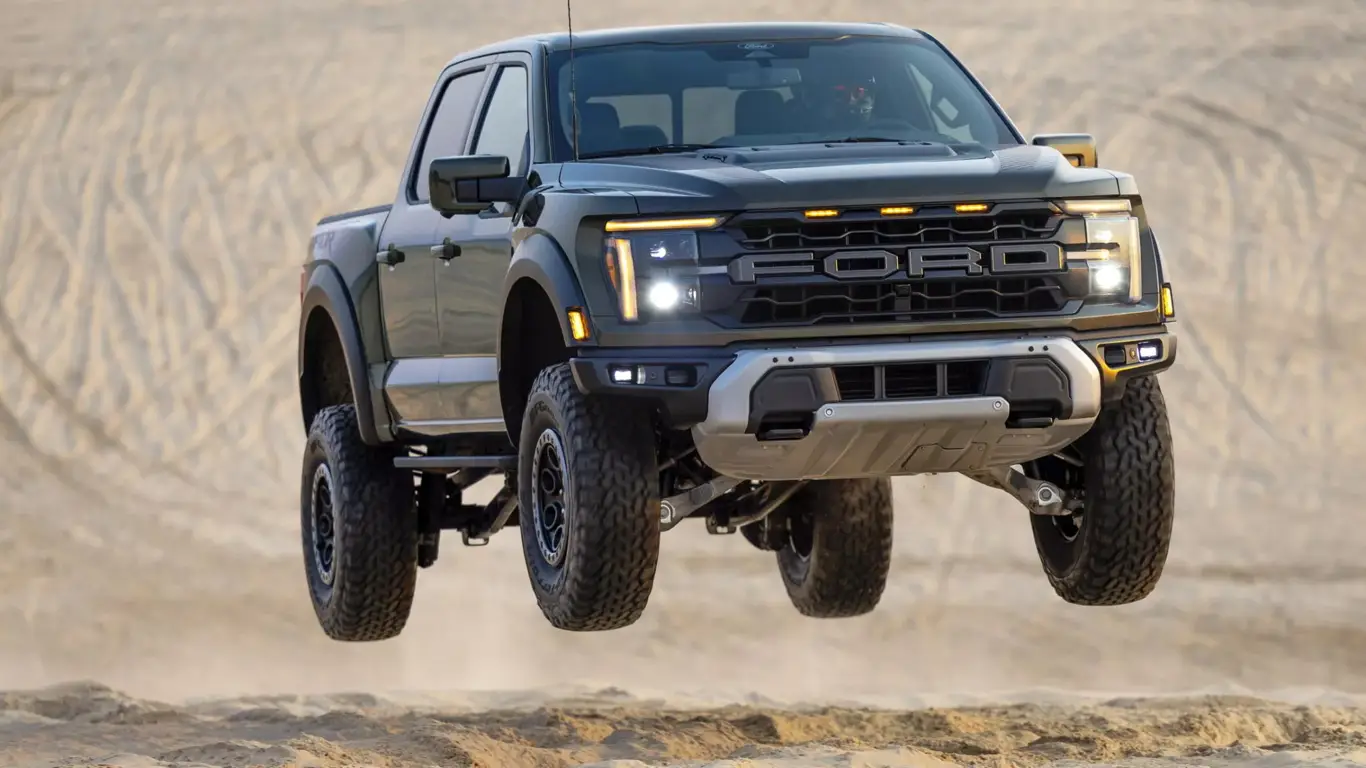 Эта нация называет себя великой: вопиющий случай кражи новых Ford F-150 Raptor с завода
