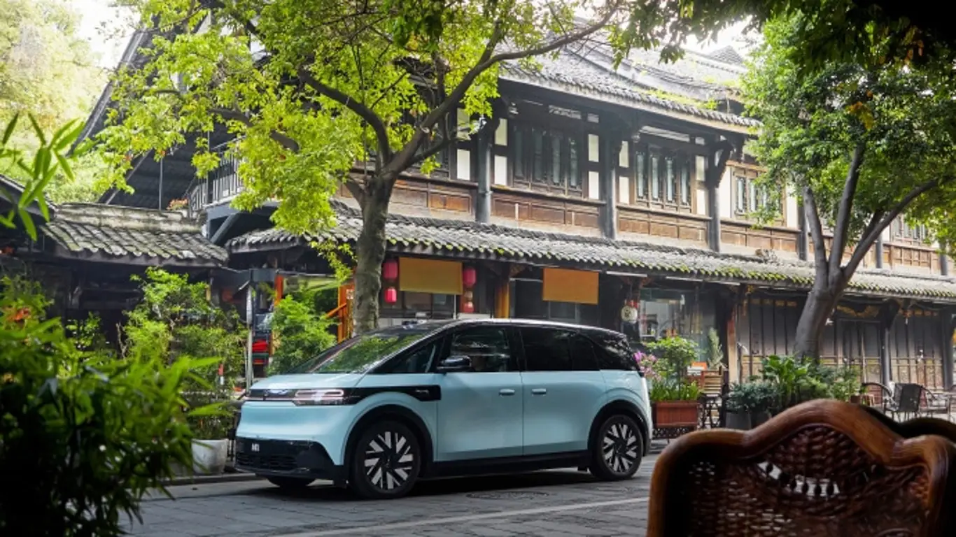 То ли кроссовер, то ли минивэн: Zeekr показала свое новое детище