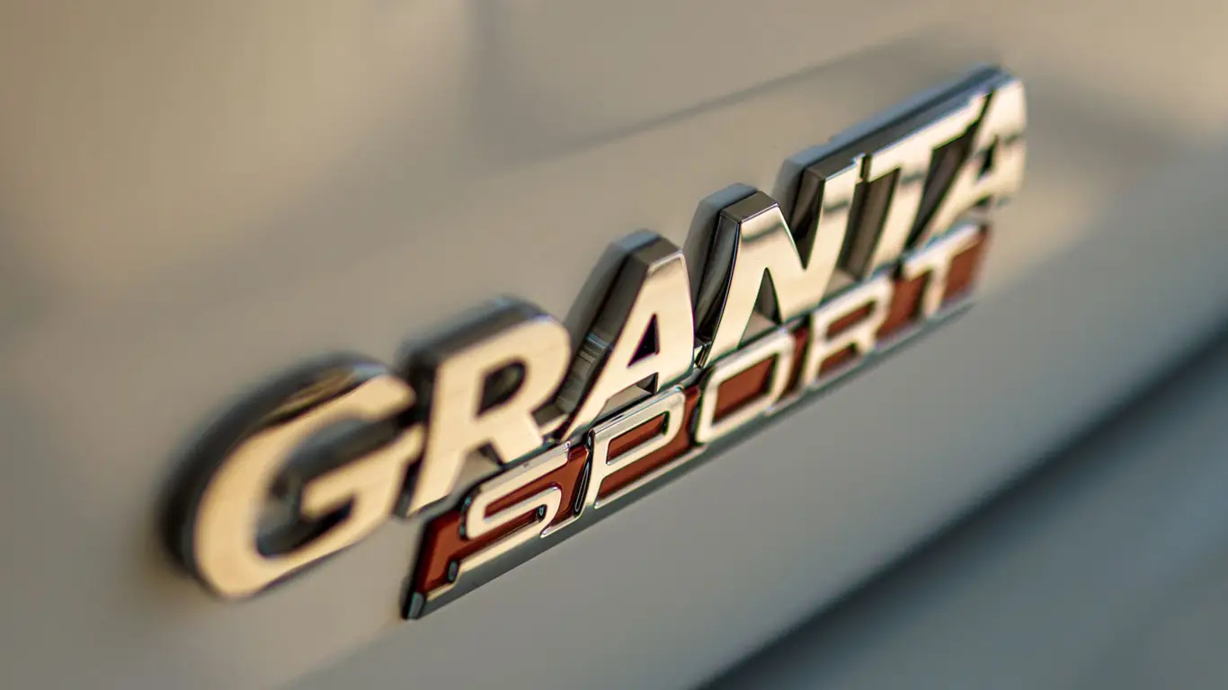 LADA Granta оказалась машиной для богатых: она «съедает» по 17,1 тыс. в месяц