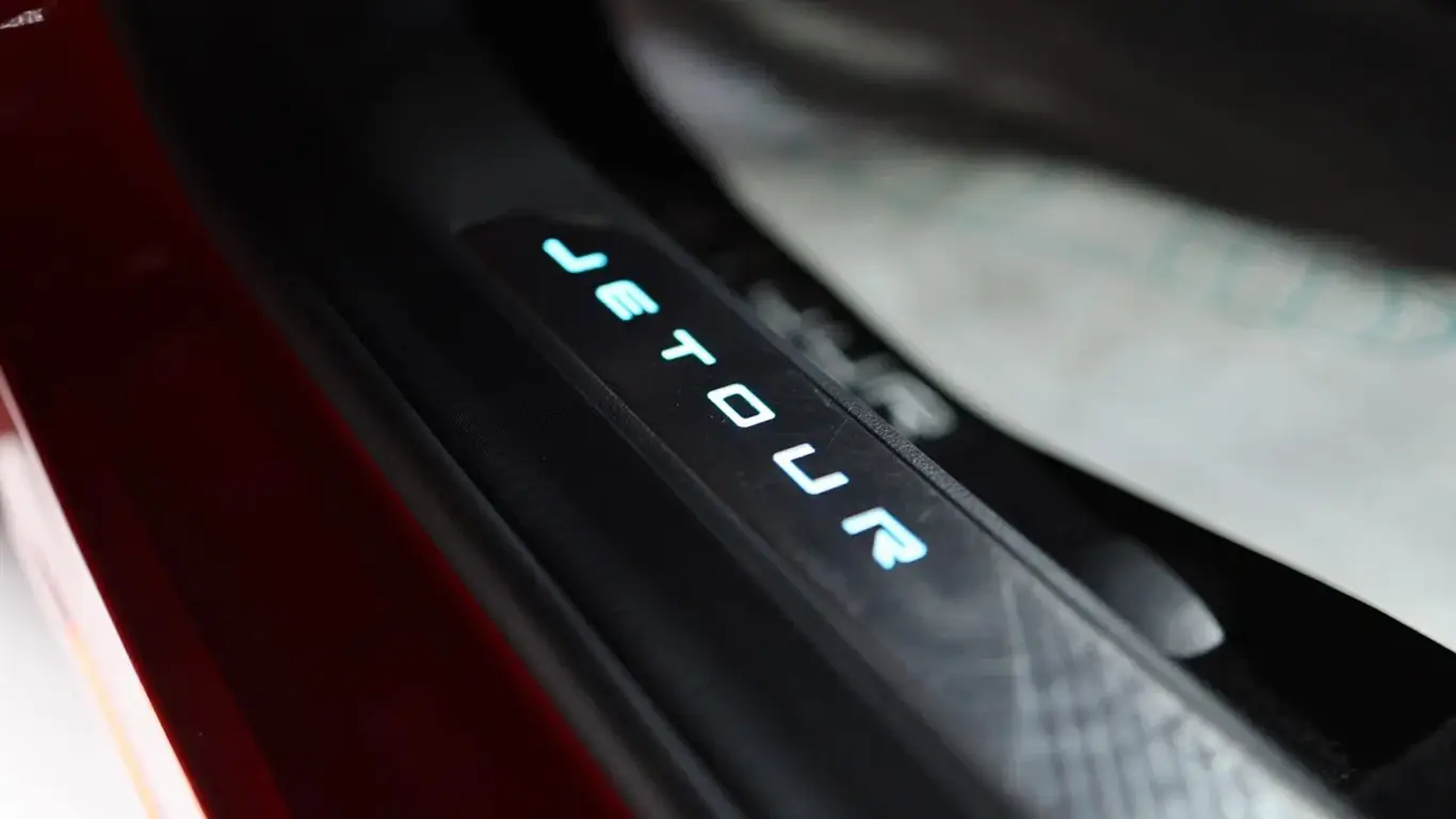 Доступный кроссовер от Jetour приехал в Россию