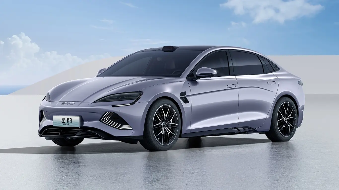 Технологичнее, безопаснее, современне: морской седан показали на фото