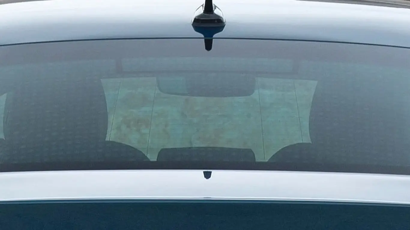 Главный секрет автомобиля раскрыт: теперь не придется менять задние стекла в машине