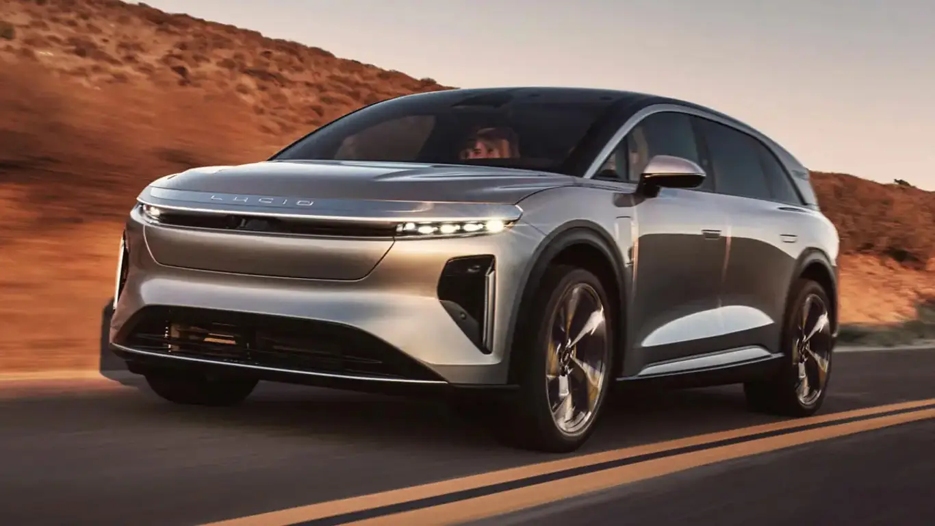 Осторожность не помешает: автопроизводители не спешат доверять Tesla