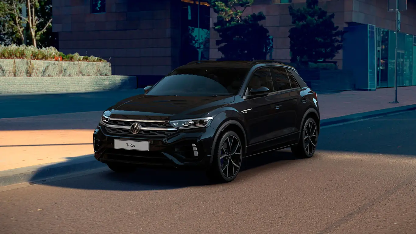 Volkswagen T-Roc R очень стильно почернел