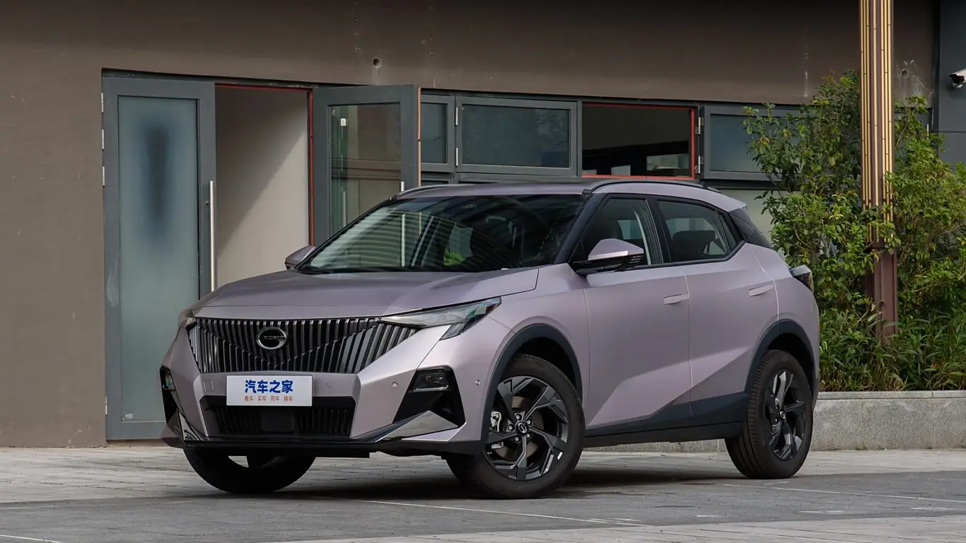 Молодежный кроссовер в фирменном фиолетовом цвете: всего за 1,3 млн рублей