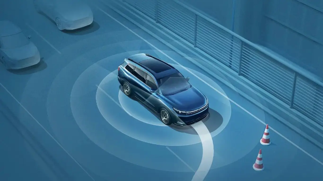 Впечатляющий запас хода и передовые технологии автономного вождения: Aito выпустит новый кроссовер за 3 млн рублей