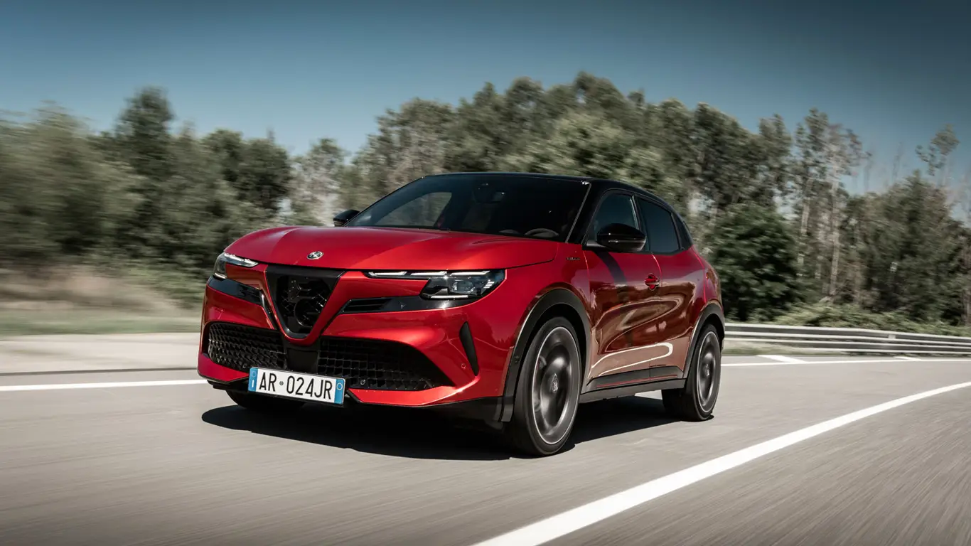 Новый кроссовер от Alfa Romeo обошел Peugeot 2008 и Opel Mokka