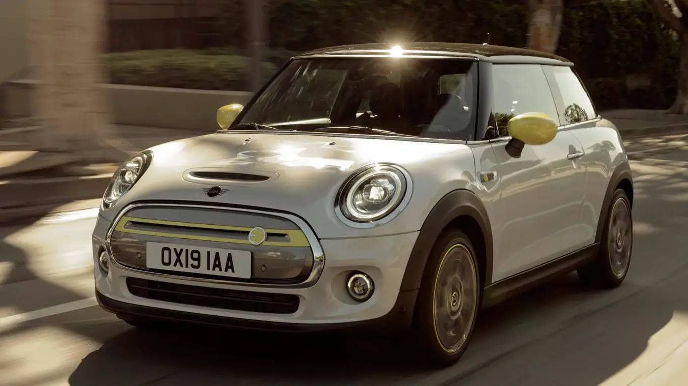 Mini с огоньком: электромобиль марки оказался не очень удачным